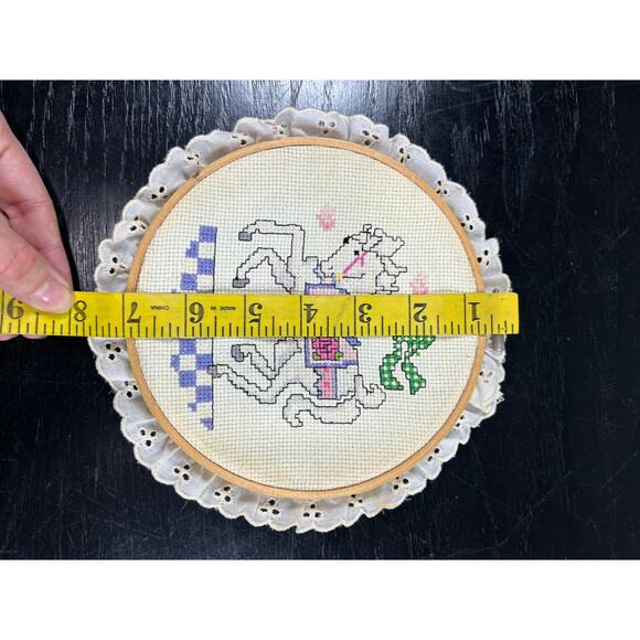 Vintage- Carousel Horse- Needlepoint Finished Artwork- ruffled edges- some wear - Picture 2 of 7